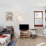 Haus *